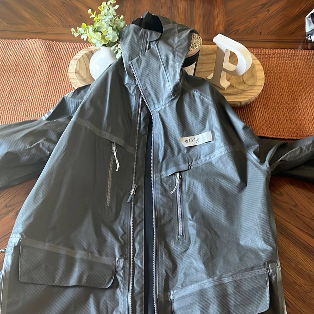 Columbia PFG fishing coat. Never worn. No Tags.